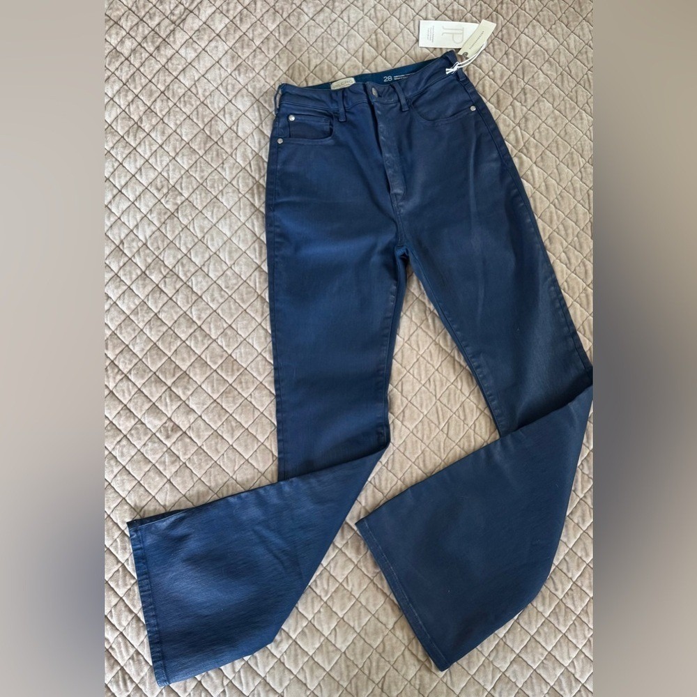 Women’s High-Rise Flared Jeans - Navy